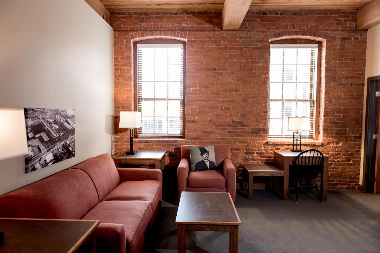 Cork Factory Hotel Ланкастър Екстериор снимка